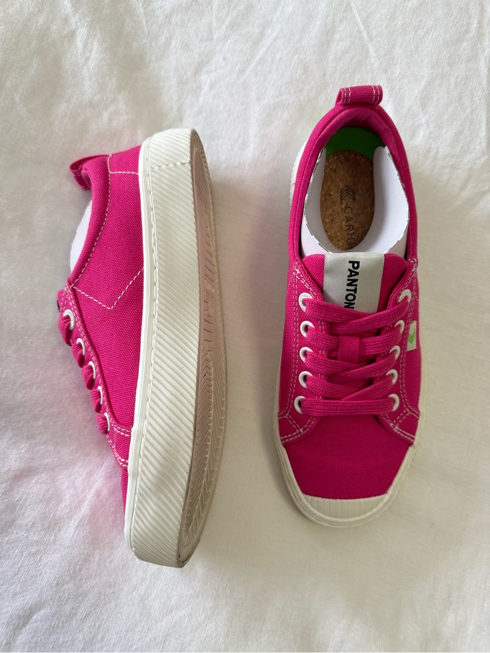 Cariuma | Women’s 5.5 | Low Pantone Viva Magenta Canvas Contrast Thread Sneaker